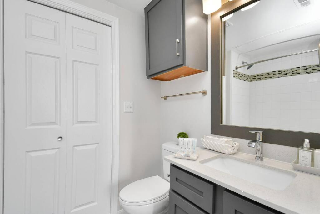 Apartamento Chic Retreat-Walk To Nrg-Pool Houston Exterior foto